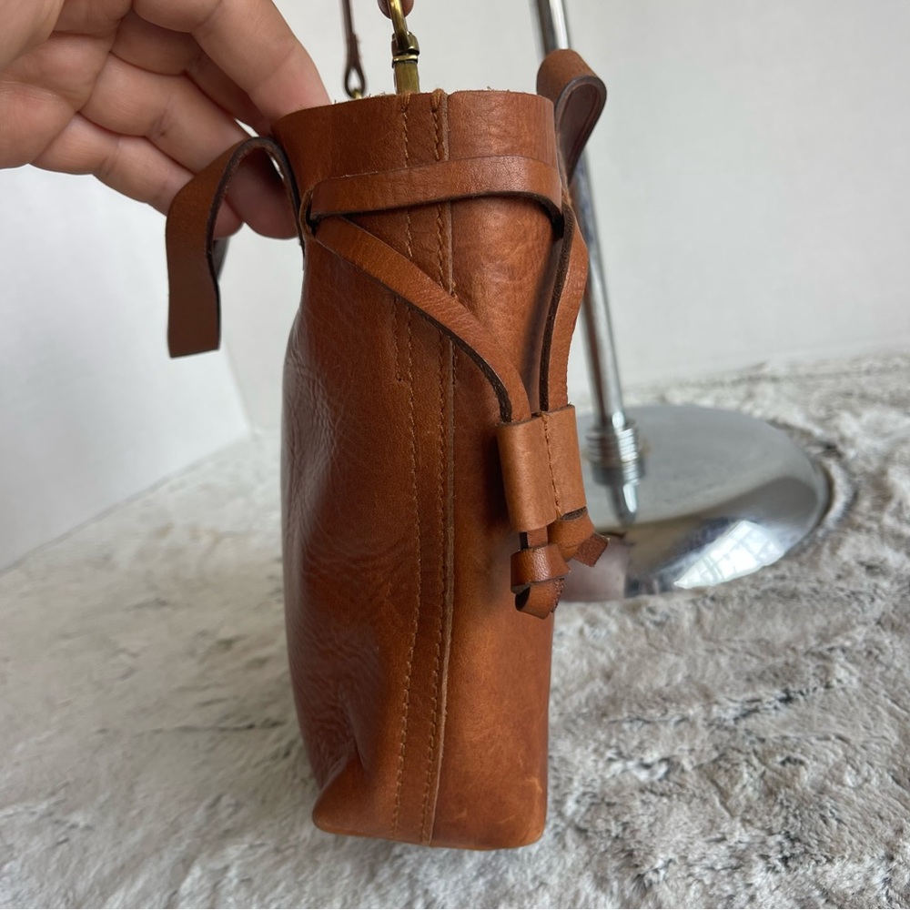 Madewell The Small Drawstring Transport Crossbody Leather Bag - Picture 10 of 16